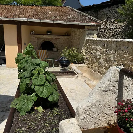 La Maison Bleue Classee 3 Etoiles Limeyrat