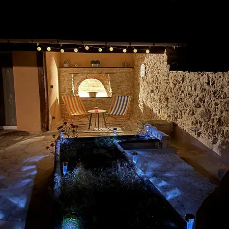 La Maison Bleue Classee 3 Etoiles * Limeyrat