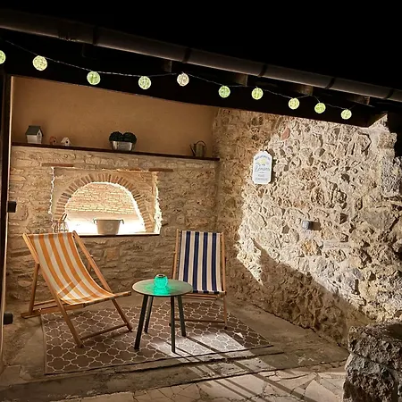 La Maison Bleue Classee 3 Etoiles Limeyrat