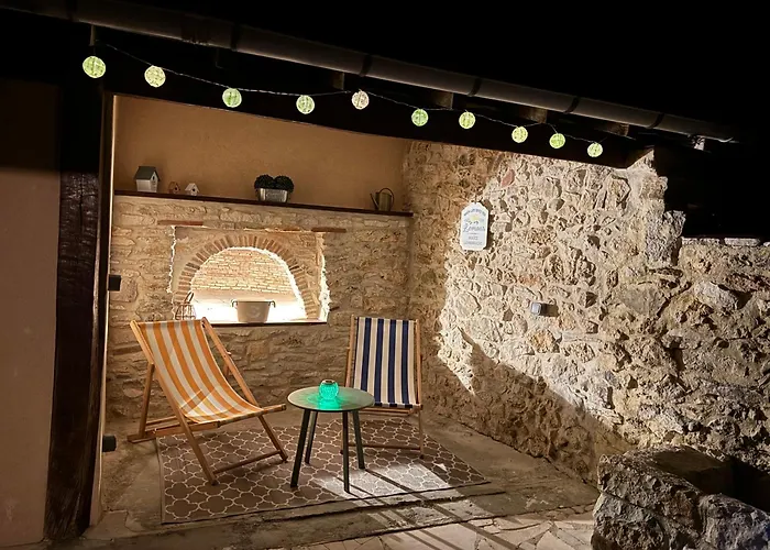 La Maison Bleue Classee 3 Etoiles Limeyrat